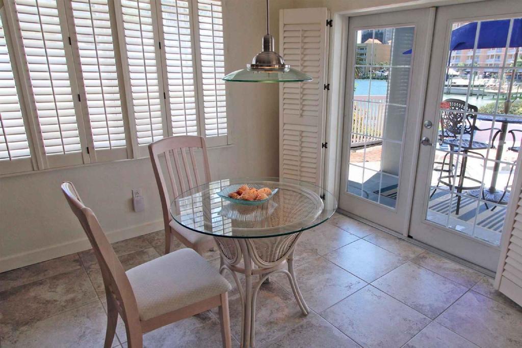 Key West Condo At The Beachouse Clearwater Beach Exterior photo